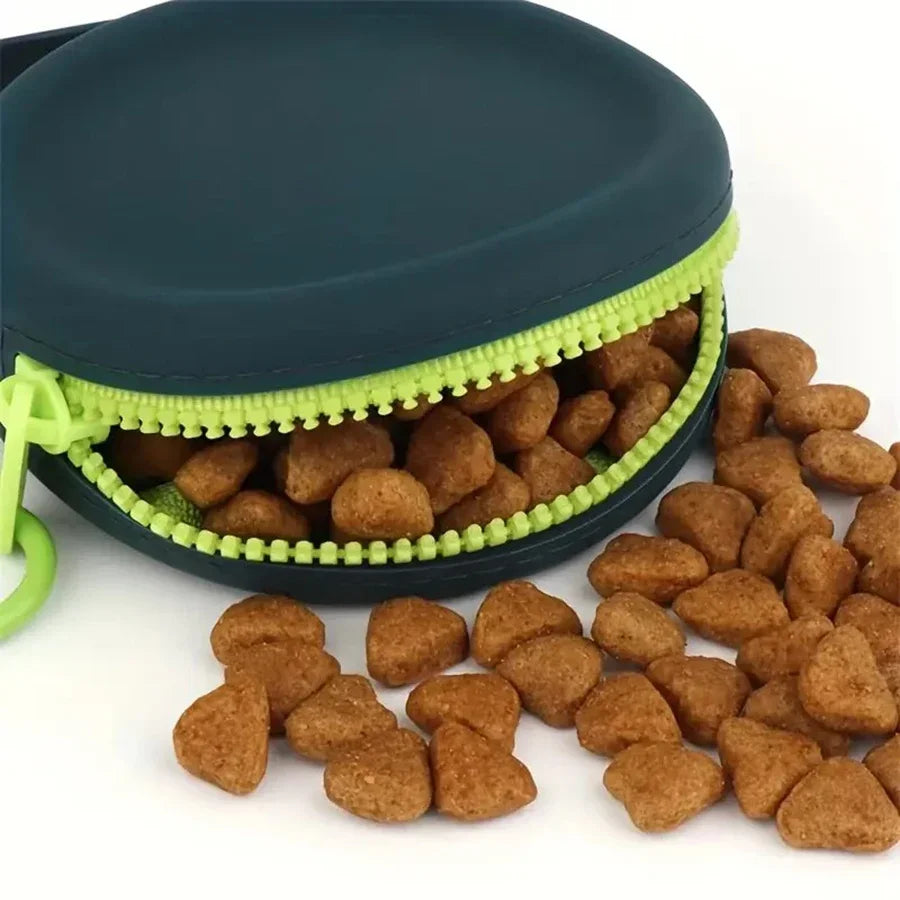 "Portable Silicone Dog Treat Pouch with Lanyard and Hook - Training Bag for Walks and Outdoor Activities"