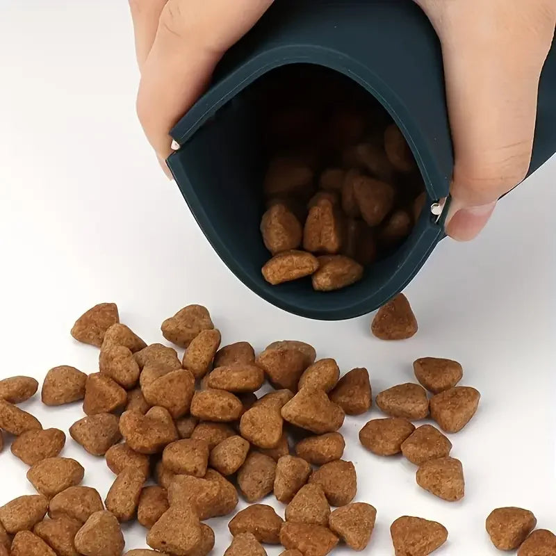 "Portable Silicone Dog Treat Bag - Training Pouch for Snacks and Rewards During Walks"