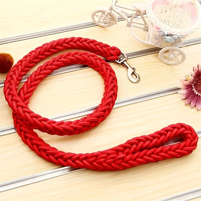 Comfort-Strong 5-Foot Braided Dog Leash: Ideal for Effective Training & Enjoyable Walks. Durability Meets Comfort